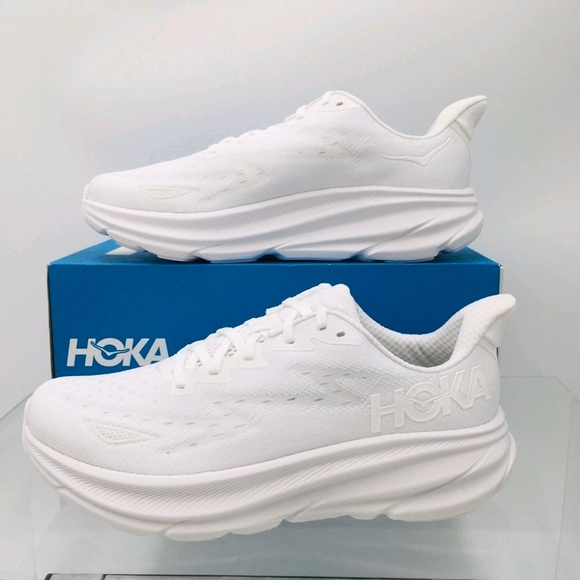 Hoka One One Women's Hoka Clifton 9 ALL white NEW IN BOX SZ 10 - Picture 1 of 6